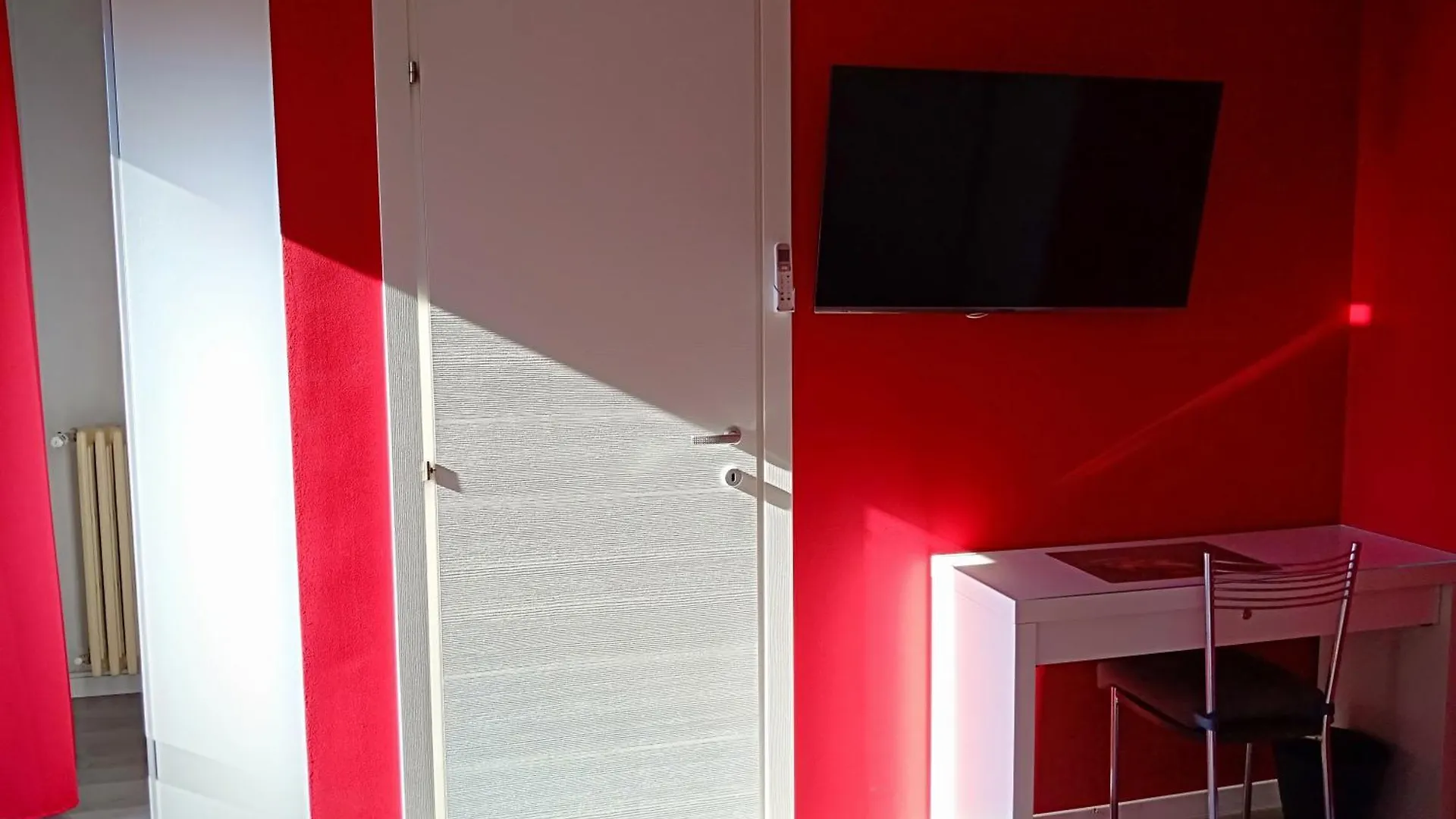 B&B Monza est 0*,