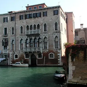 https://at-home-a-palazzo.hotelslidodijesolo.com